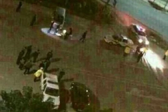 Hiện trường nơi những người Duy Ngô Nhĩ tấn công cảnh sát Trung Quốc bằng dao và bị bắn chết - Ảnh: Weibo. com