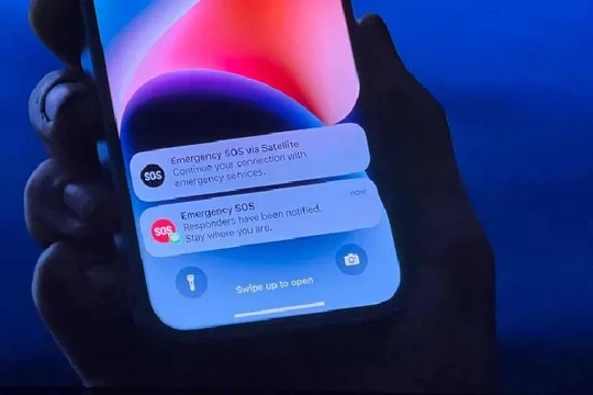 Dịch vụ nhắn tin khẩn cấp vệ tinh iPhone 14. Ảnh CNBC