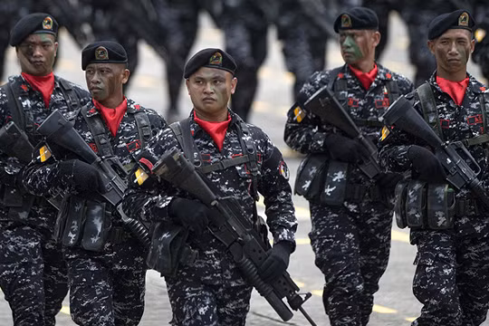 Đặc nhiệm chống khủng bố Philippines với M-16A1 của Mỹ - ảnh minh họa Sputnik