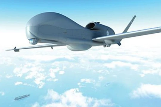 Diều hâu trên biển - máy bay không người lái MQ – 4C Triton BAMS