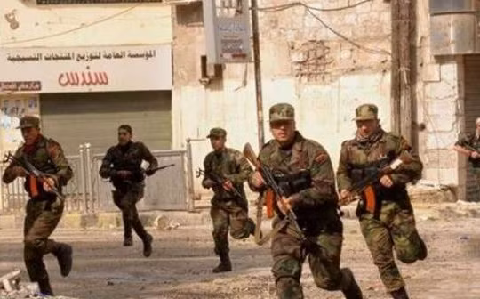 Quân đội Syria chiến đấu trong chiến trường Aleppo