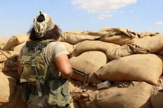 Video: Cận cảnh trận địa phòng thủ của chiến binh nổi dậy