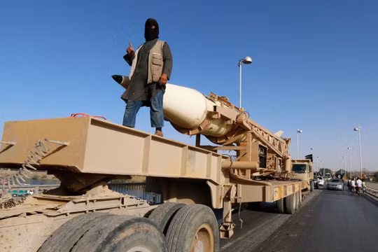IS tấn công nhà máy khí gas đáp trả chiến dich giải phóng Palmyra