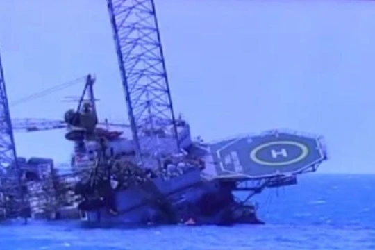 Tai nạn xảy ra khi một trong các chân giàn khoan Troll Solution bị gãy - Ảnh: T.M.E