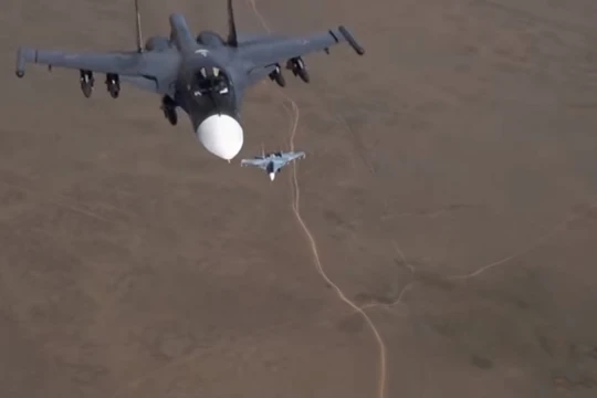 Máy bay Su-34 tuần tra trên không phận Syria. Ảnh minh họa video Bộ Quốc phòng Nga