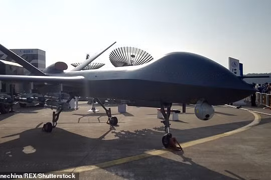 Máy bay không người lái trinh sát - tấn công CH-5 trên cao nguyên Tây Tạng. Ảnh: Daily Mail.