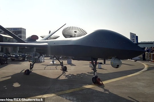 Máy bay không người lái trinh sát - tấn công CH-5 trên cao nguyên Tây Tạng. Ảnh: Daily Mail.