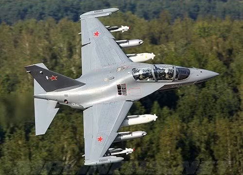 Máy bay huấn luyện-chiến đấu Yak-130 của Nga