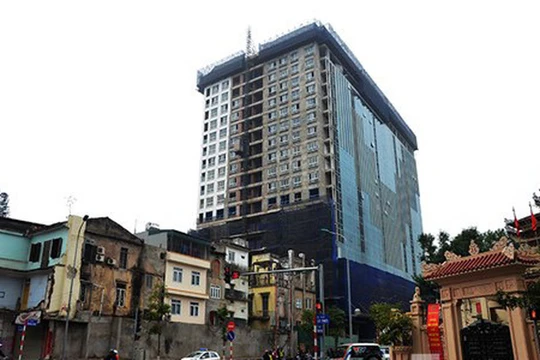 Giáng chức, điều chuyển cán bộ liên quan vụ 8B Lê Trực