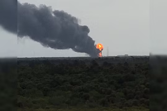 Vụ nổ tên lửa SpaceX trên Mũi Canaveral