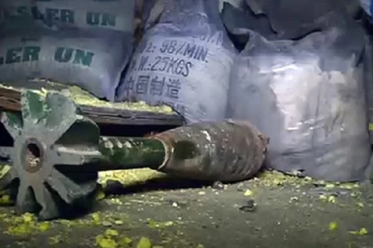 Vũ khí hóa học, bị quân đội Syria phát hiện trong những vùng được giải phóng khỏi sự chiếm đóng của các nhóm nổi dậy. Ảnh minh họa: South Front.
