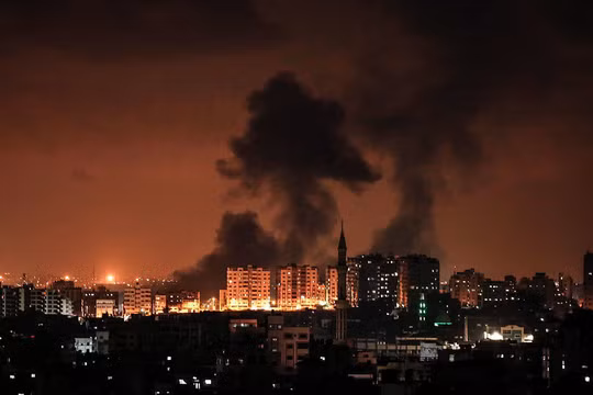 Không quân Israel không kích dải Gaza. Ảnh Quds News Network