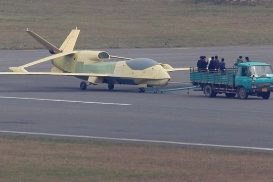 Khám phá bí mật máy bay không người lái "XianLong" Trung Quốc