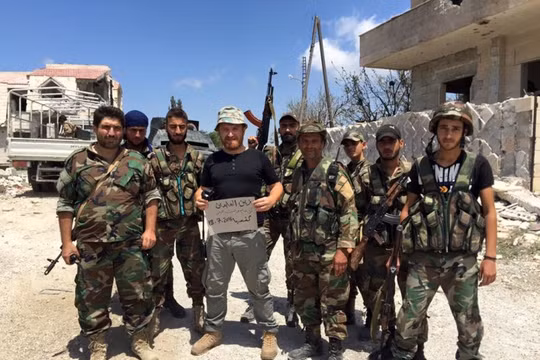 Phóng viên chiến trường Eyad tại thị trấn Kinsaba