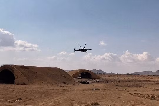 Trực thăng tấn công Mi-28 trên vùng sa mạc phía đông tỉnh Homs