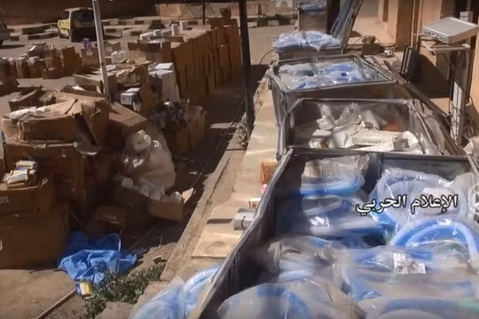 Thuốc men, vật phẩm y tế trong bệnh viện hầm ngầm của IS ở Abukamal, Deir Ezzor
