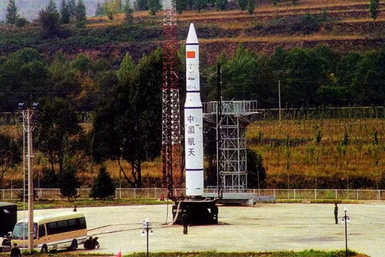 Chuẩn bị phóng tên lửa đánh chặn mang đầu đạn KT-1 Trung Quốc