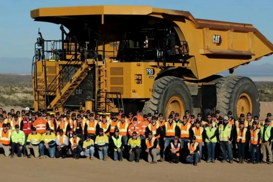 Xe vận tải khai thác điện 793 hạng nặng của Caterpillar. Ảnh Caterpillar