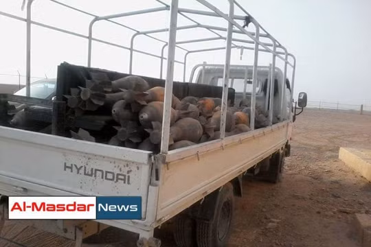 Xe chở đạn cối thu được của IS trên vùng nông thôn phía Tây Raqqa