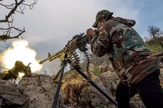 Cuộc chiến của quân đội Syria trên chiến trường Latakia. Ảnh minh họa Masdar News