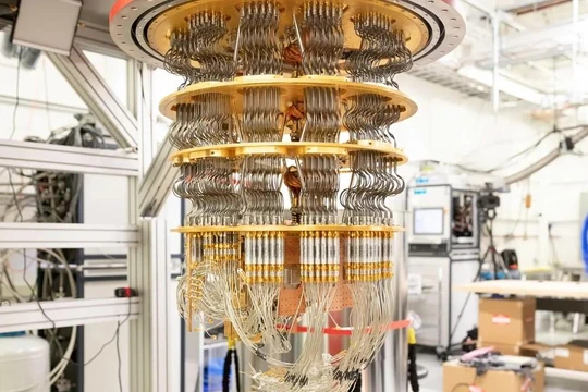 Nguyên mẫu máy tính lượng tử của Google. Ảnh CNET