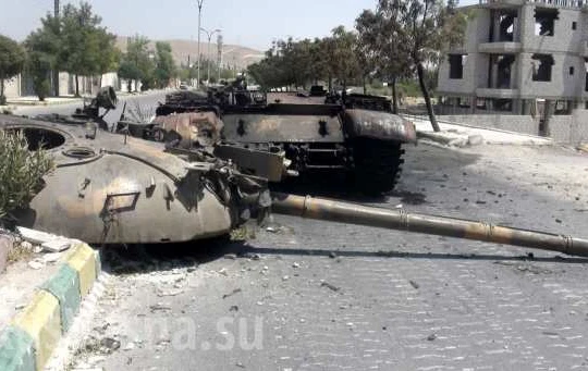 Phiến quân khủng bố bắn giết lẫn nhau, không quân Syria tiêu diệt một đoàn xe IS