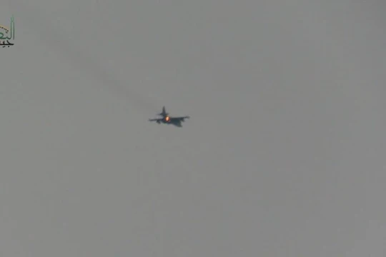 Chiếc cường kích chiến trường Su-25 Nga bị bắn rơi trên bầu trời Idlib - ảnh minh họa video nhóm Hồi giáo cực đoan Syria
