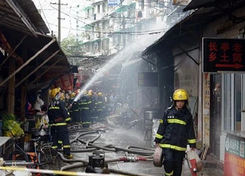 Hiện trường vụ nổ gas ở một nhà hàng tại An Huy, Trung Quốc