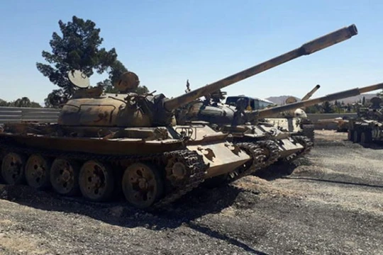 Tăng thiết giáp chiến lợi phẩm ở Qalamoun. Ảnh minh họa SANA