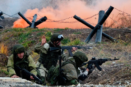 Hải quân đánh bộ Nga tiến công đánh chiếm bàn đạp đổ bộ - ảnh russia-insider