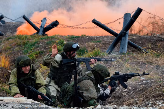 Hải quân đánh bộ Nga tiến công đánh chiếm bàn đạp đổ bộ - ảnh russia-insider