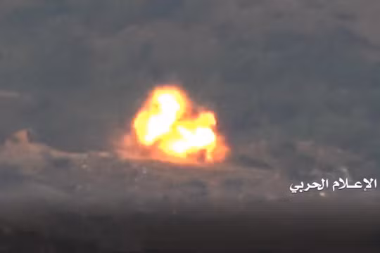 Lực lượng Houthi phá hủy xe cơ giới của Liên minh quân sự vùng Vịnh do Ả rập Xê-út dẫn đầu.