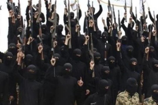 Các tay súng IS tại một địa điểm không xác định - Ảnh: Press TV