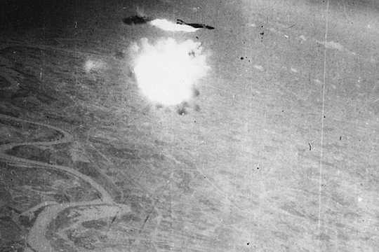 Một F4C dính tên lửa S-75, ảnh của Không lực Mỹ