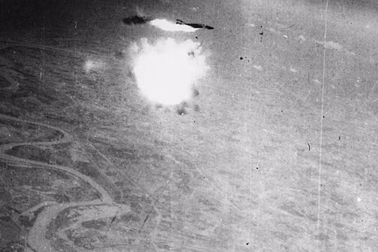 Một F4C dính tên lửa S-75, ảnh của Không lực Mỹ