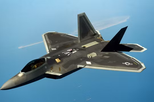 Tiêm kích tàng hình thế hệ 5 F-22 Raptor Mỹ - ảnh Business Insider 