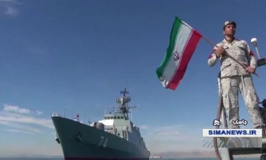 Lực lượng Hải quân Iran tiến hành diễn tập trên eo biển Ô-man.