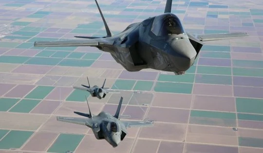 Máy bay tiêm kích tàng hình F-35. Ảnh minh họa The Aviationist
