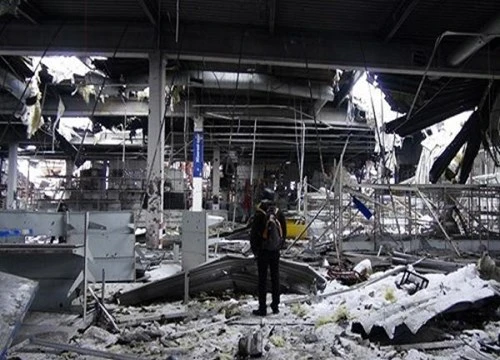 Ukraine lại rung chuyển vì bom đạn, Nga cầu cứu