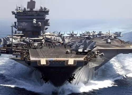 Tàu sân bay năng lượng hạt nhân huyền thoại USS Enterprise của Mỹ đang thực hiện hành trình cuối cùng của mình tới Vịnh Persian