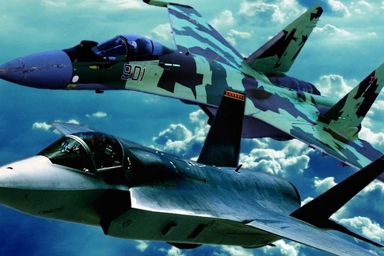 F-35 có thể biến thành "vịt quay" khi đối đầu Su-30/35?
