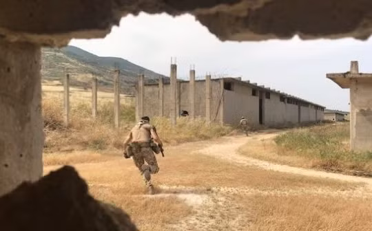 Quân nhân người Nga trên chiến trường Idlib, Hama. Ảnh ANNA News