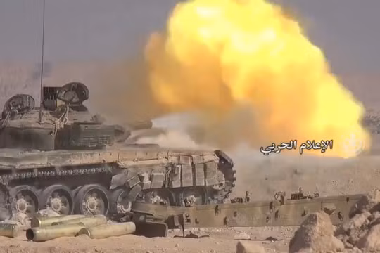 Quân đội Syria tấn công trên sa mạc Deir Ezzor - ảnh minh họa Masdar News