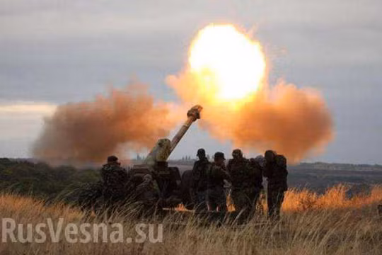 Lực lượng pháo binh quân đội Ukraina bắn phá Gorlovka. Ảnh minh họa Rusvesna