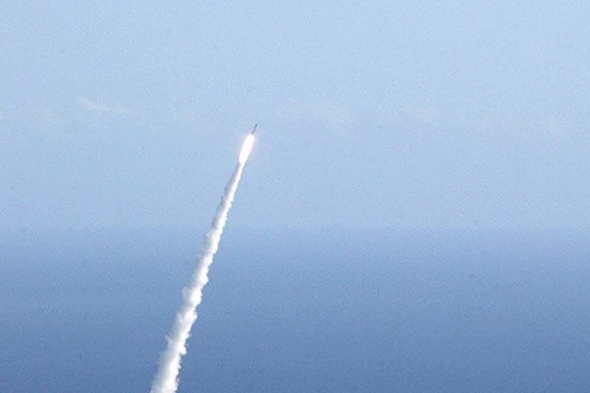 Bắc Triều Tiên tiếp tục phóng thử nghiệm tên lửa đạn đạo tầm trung trên không phận Nhật Bản - ảnh minh họa Yonhapnews