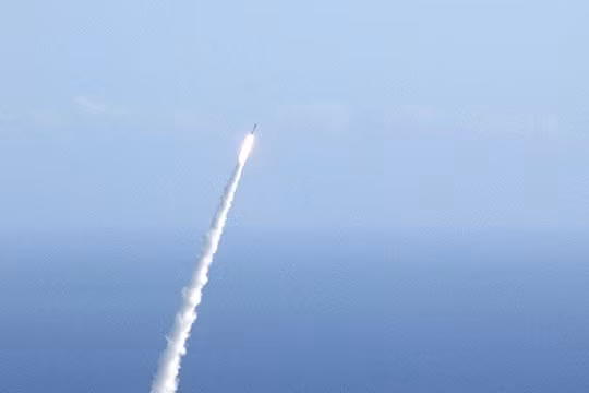 Bắc Triều Tiên tiếp tục phóng thử nghiệm tên lửa đạn đạo tầm trung trên không phận Nhật Bản - ảnh minh họa Yonhapnews