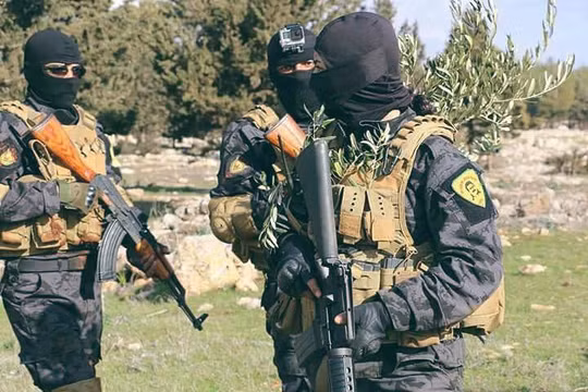 Chiến binh biệt kích YPG chiến đấu trên chiến trường Afrin. Ảnh minh họa: Masdar News.