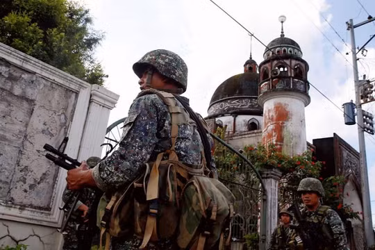 Binh sĩ quân đội Philippines trong thành phố Marawi - ảnh Al-Masdar News