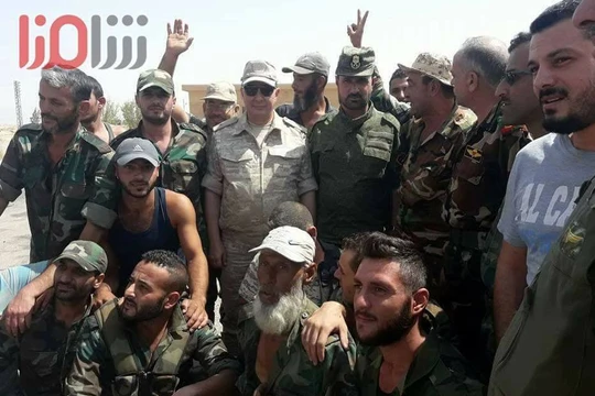 Tư lệnh trưởng Lực lượng Tiger, thiếu tướng Suheil Al-Hassan, hạ cánh xuống thành phố Deir Ezzor