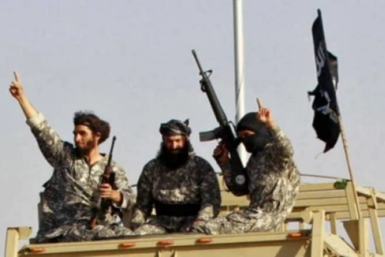 Nhóm chiến binh IS trên chiến trường Idlib. ảnh minh họa Masdar News